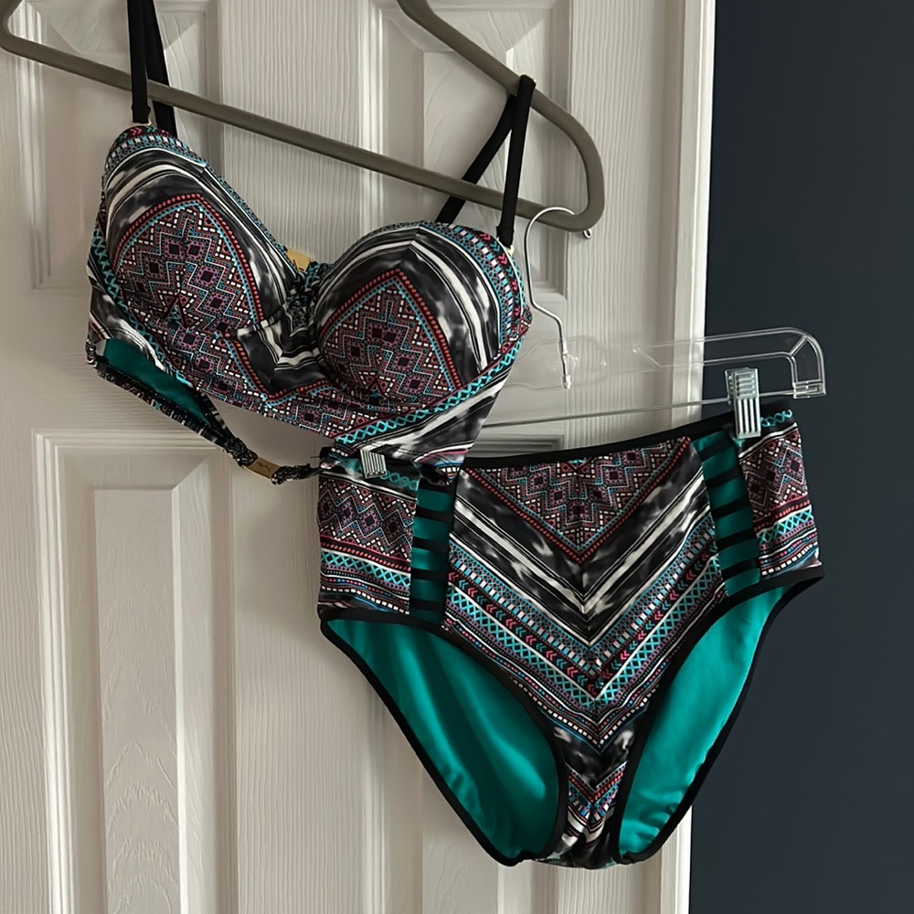 Kenneth Cole two piece bathingsuit